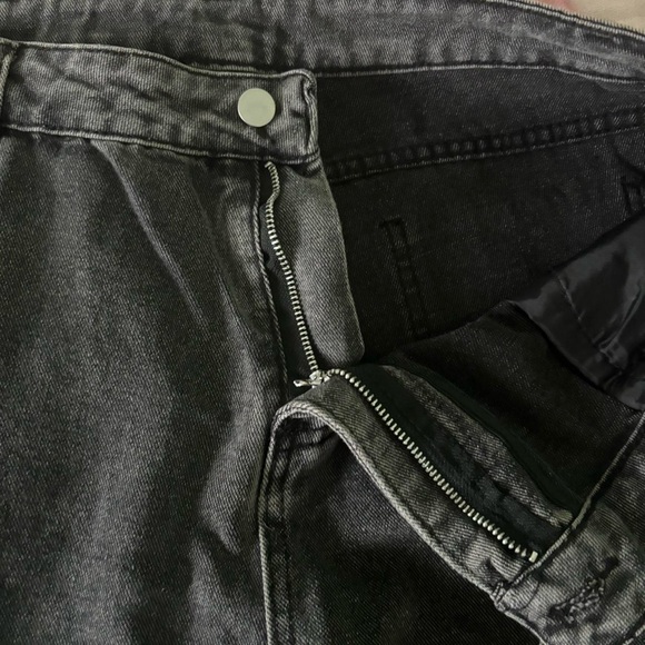 Black Y2K Baggy Jeans - Picture 4 of 5